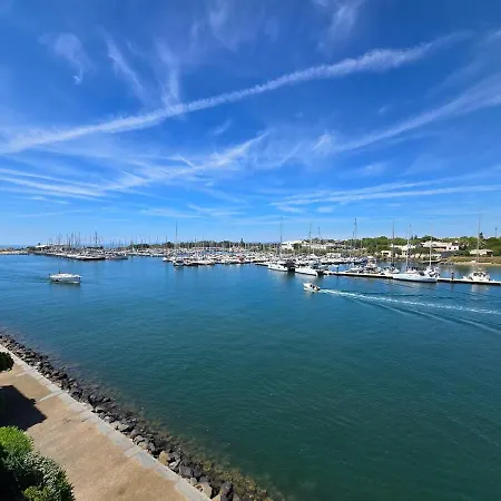 La Tortue : Terrasse Avec Vue Sur Le Port En * Agde