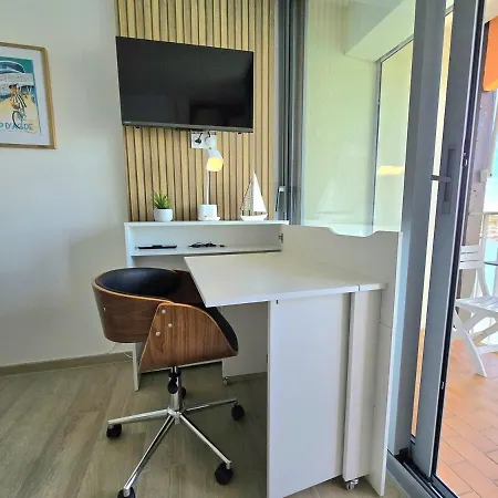 Апартаменти La Tortue : Terrasse Avec Vue Sur Le Port En
